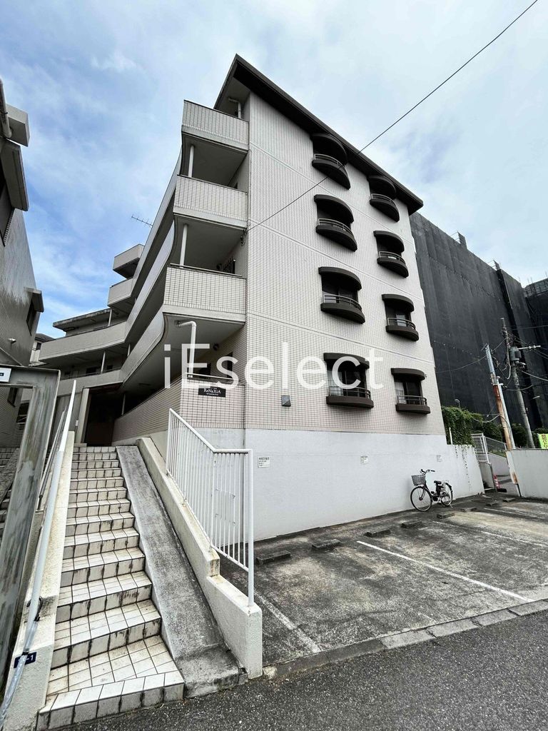 建物外観　防音性や耐震性に優れた鉄筋コンクリート造のマンション