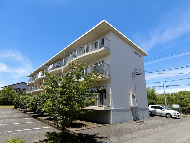 富士市鈴川西町のマンションの建物外観