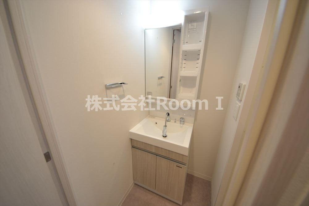 洗面設備　広い洗面スペース