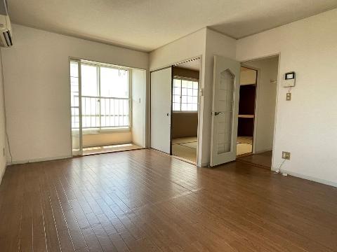 居室・リビング　リビング