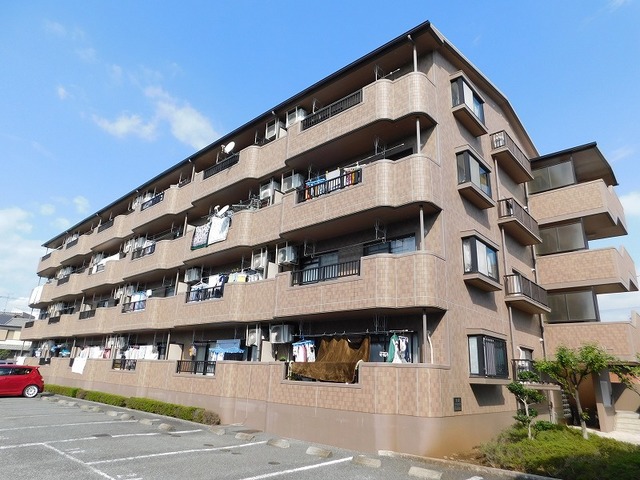 富士市水戸島本町のマンションの建物外観