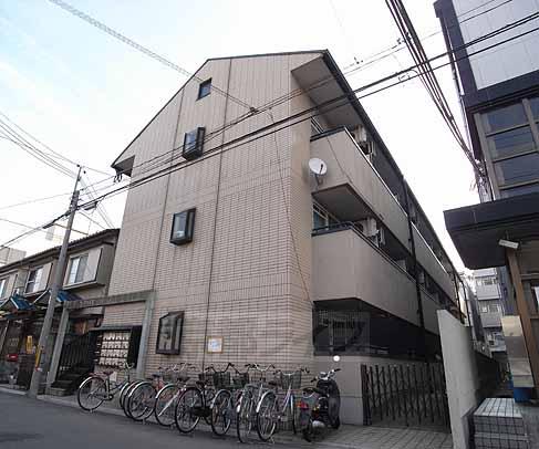 京都市伏見区深草西浦町７丁目のマンションの建物外観