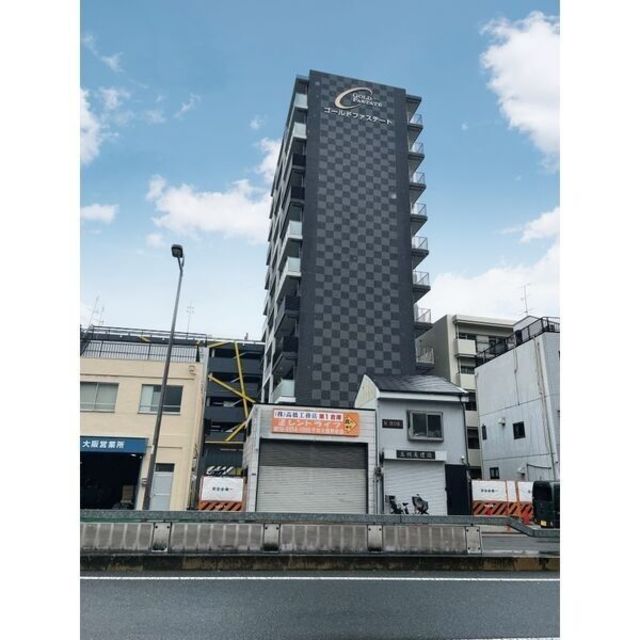 ファステート大阪EASTパーレスの建物外観