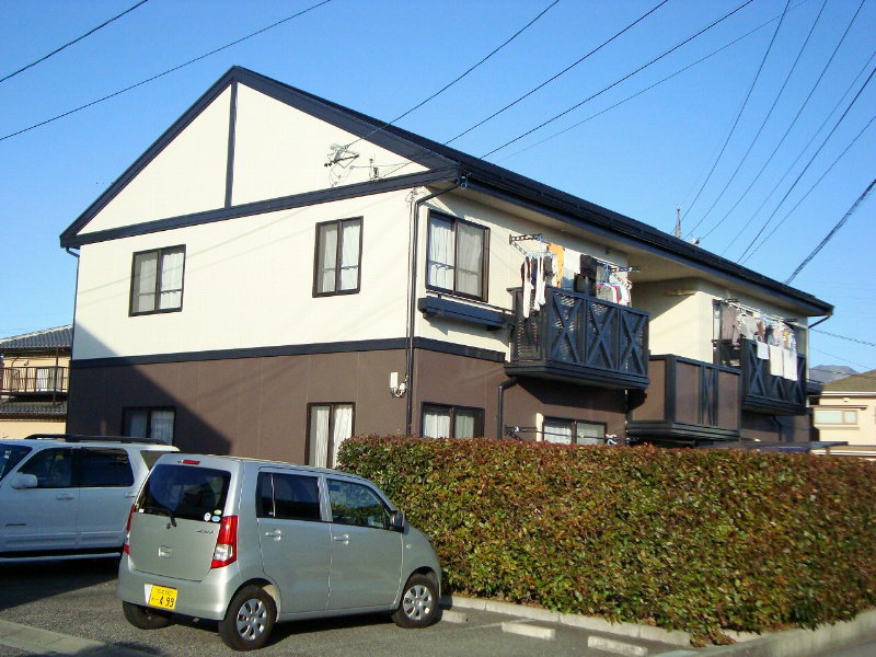 松本市大字島内のアパートの建物外観
