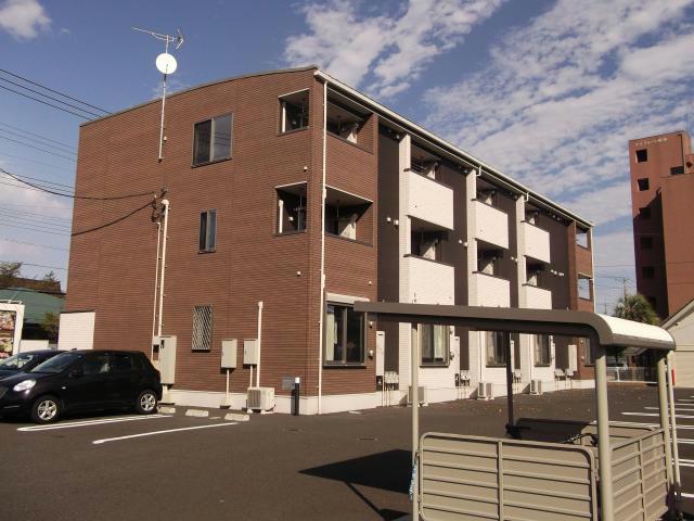 前橋市元総社町のアパートの建物外観