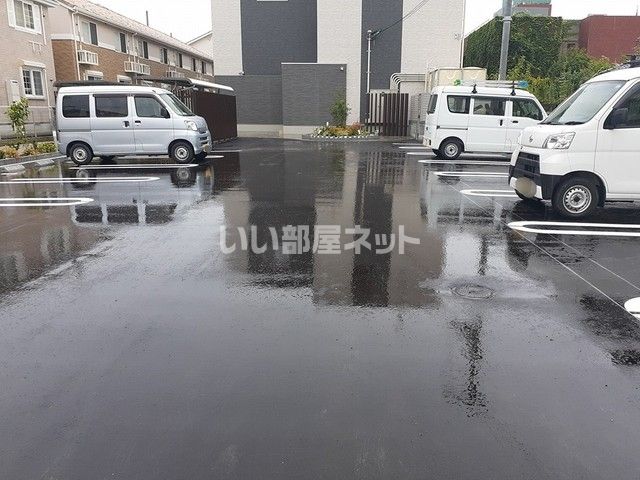 【香芝市五位堂のアパートの駐車場】