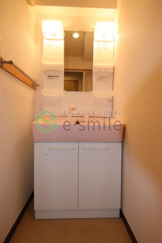 洗面設備　独立洗面化粧台付き