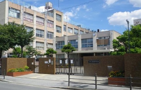 【大阪市生野区巽南のマンションの中学校】