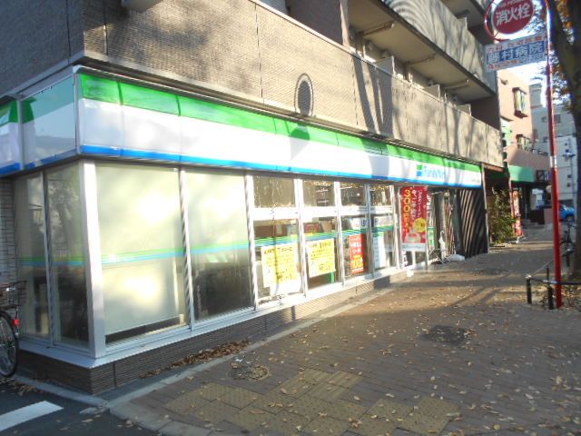 コンビニ　ファミリーマート杉並阿佐谷中杉通り店（コンビニ）まで159m