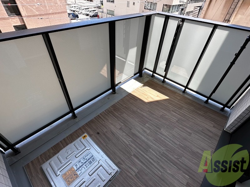 バルコニー　洗濯物がたくさん干せるバルコニーで嬉しいですね。