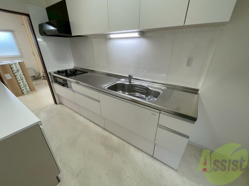 キッチン　こちらはキッチン。調理スペースもあり使いやすそうです。