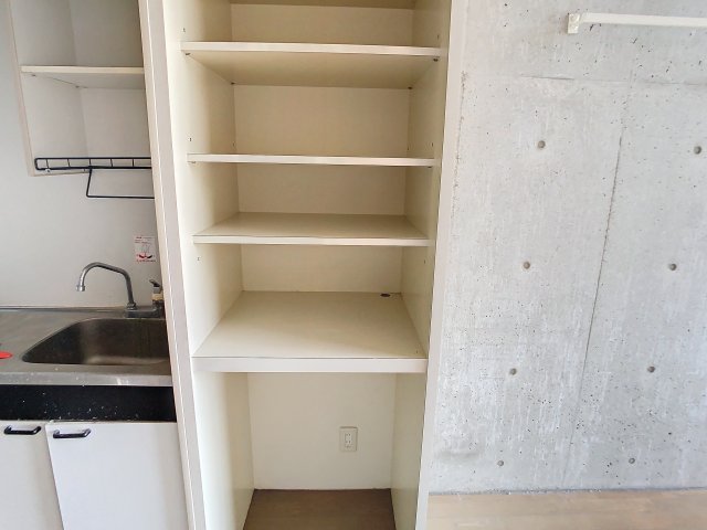 居室・リビング　室内写真につきましては、同型モデルを掲載しておりますため、実