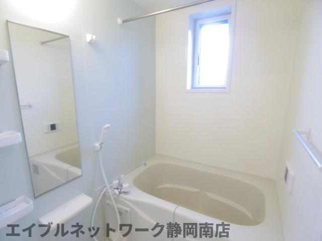 バス・シャワールーム　日々の疲れを癒すお風呂付です