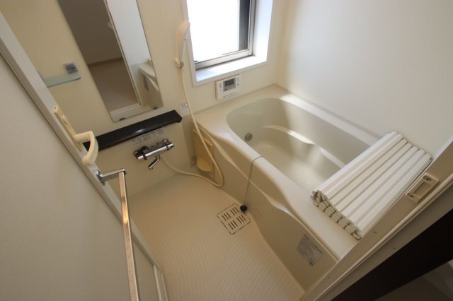 バス・シャワールーム　バス／シャワー