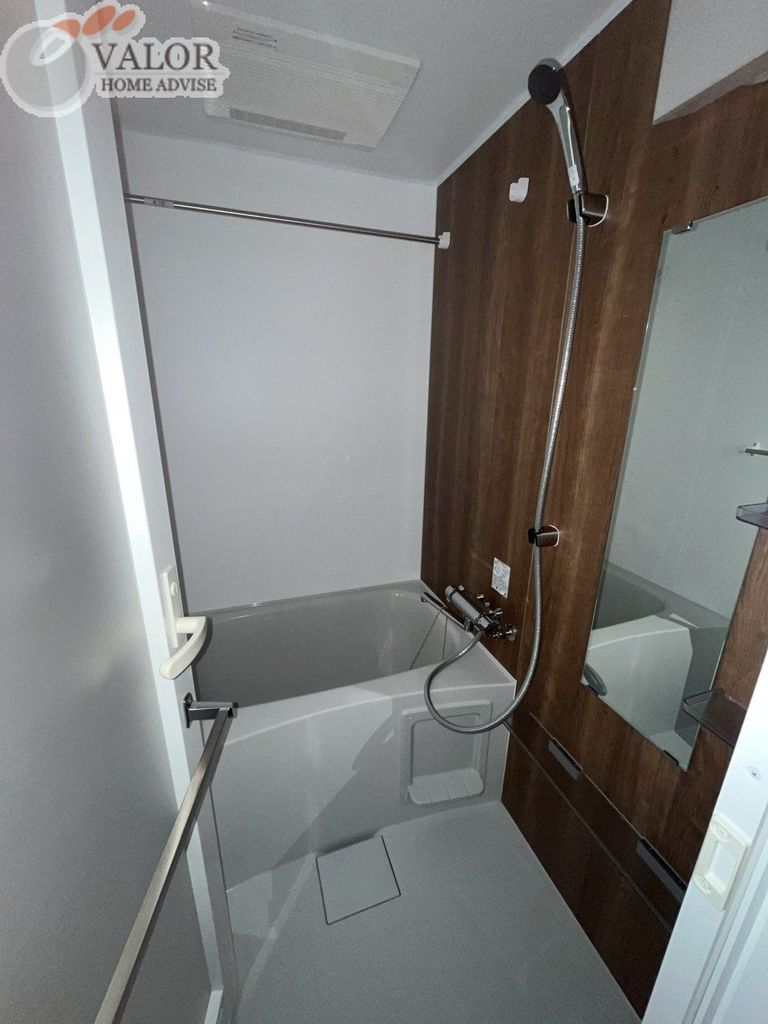 バス・シャワールーム　※同タイプ参考写真