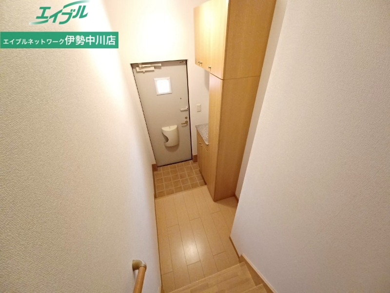 玄関　反転タイプ参考写真