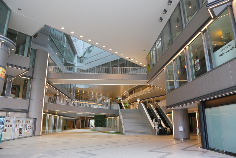 ショッピングセンター　コトノハコ神戸（ショッピングセンター）まで399m