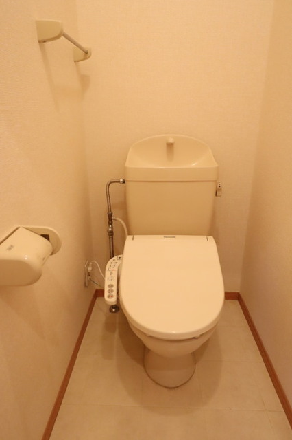 トイレ　温水洗浄暖房便座