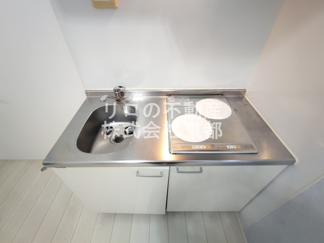キッチン　安全、便利なＩＨクッキングヒーター付きです
