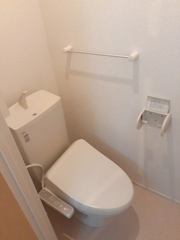 トイレ　ゆったりとした空間のトイレです
