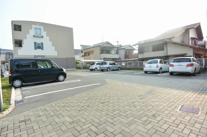 駐車場　駐車場