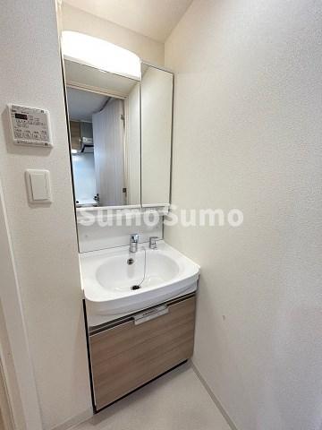 洗面設備　広い洗面スペース