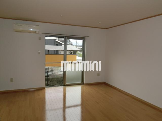 居室・リビング　明るいリビングダイニング