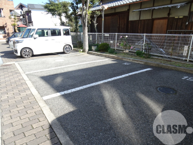 駐車場　敷地内駐車場