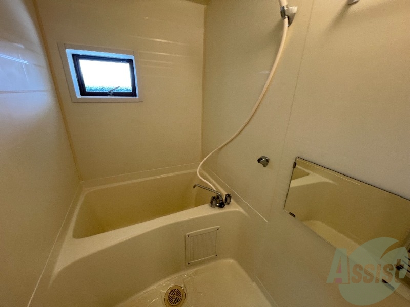 バス・シャワールーム　綺麗な浴室です。１日の疲れを癒すのに最適ですね。