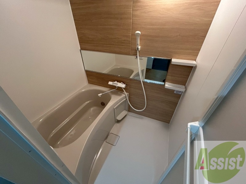 バス・シャワールーム　ユニットバスです。疲れを癒すのに欠かせませんね！