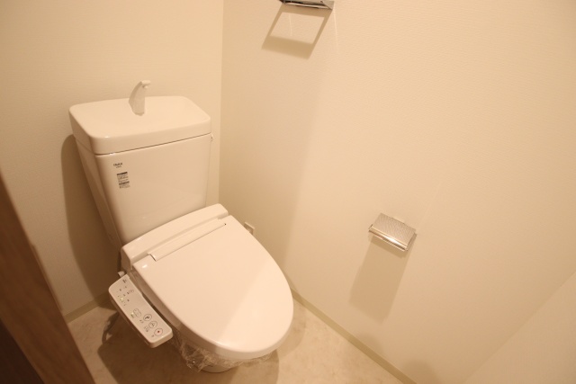 トイレ　※別室の参考写真の為、現況優先です。