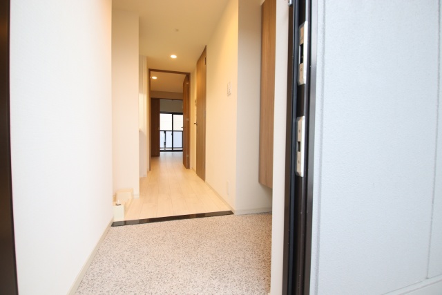 玄関　※別室の参考写真の為、現況優先です。