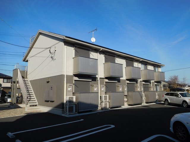 建物外観　南向きで日当たり良好　インターネット無料