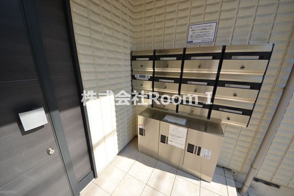 エントランス　宅配BOXです