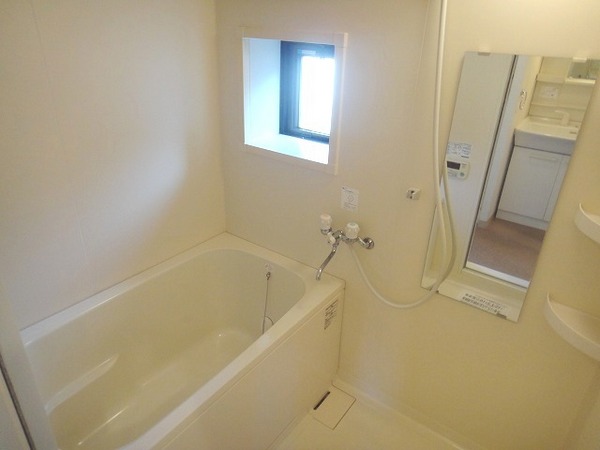 バス・シャワールーム　バストイレセパレートタイプの浴室です♪