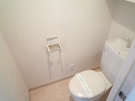 トイレ　温水洗浄便座機能付き♪