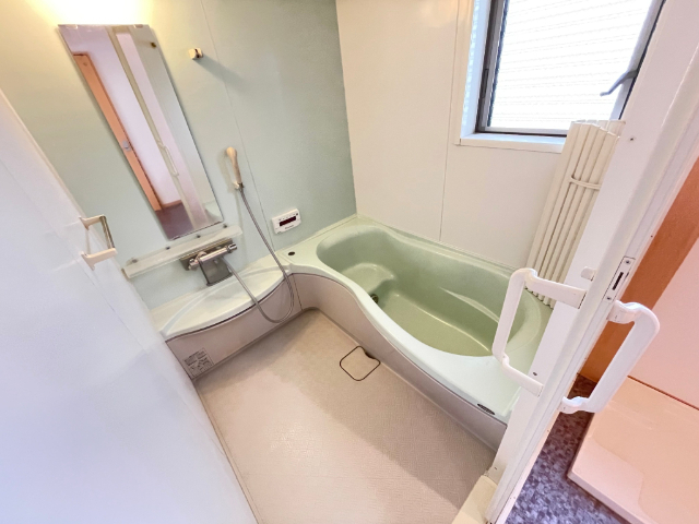 バス・シャワールーム　ゆったり入れるお風呂です