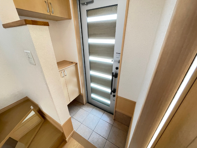 玄関　下駄箱付きの玄関です