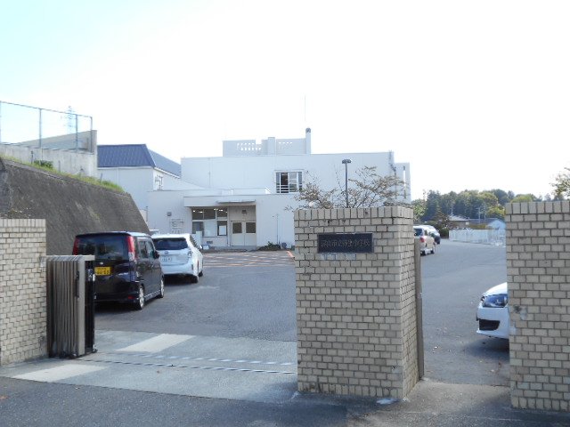 小学校　津山市立弥生小学校（小学校）まで600m