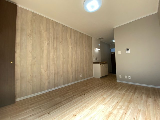 居室・リビング　エアコン設置済み！