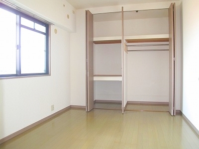 収納　同タイプ別室の写真です。