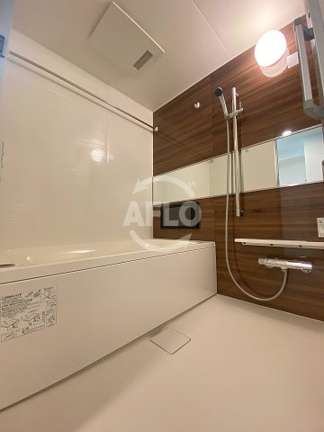 バス・シャワールーム　レオングラン本町橋　浴室