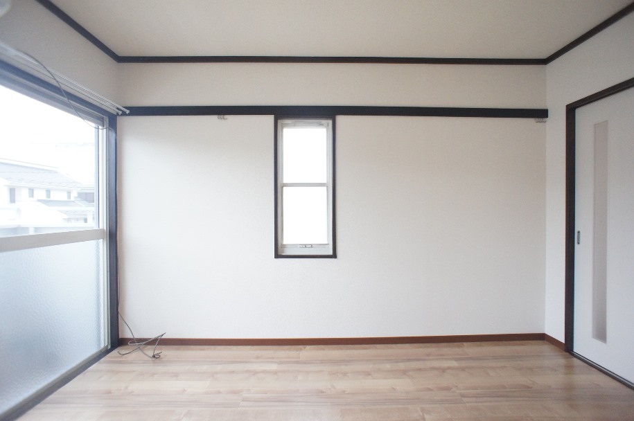 ドラックストア　クリエイトエス・ディー栄鍛冶ケ谷店（ドラッグストア）まで379m