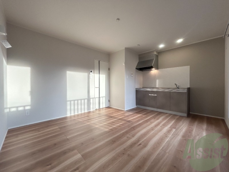 居室・リビング　９．２帖のＬＤＫです。広々としてきれいですね。