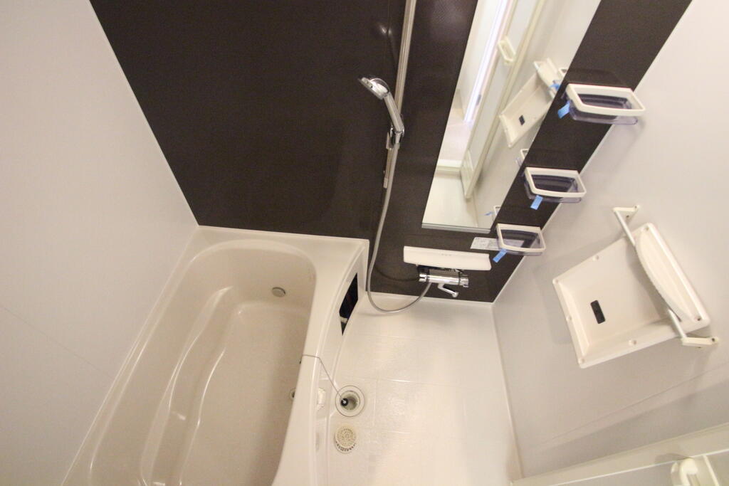 バス・シャワールーム　同建物別号室