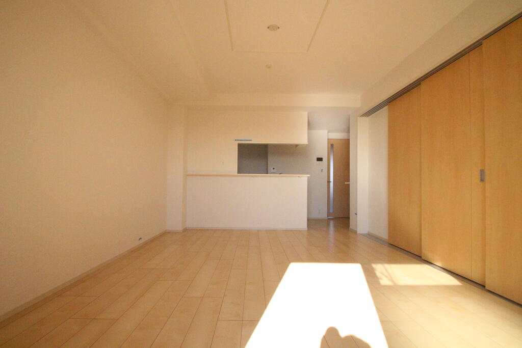 居室・リビング　同建物別号室