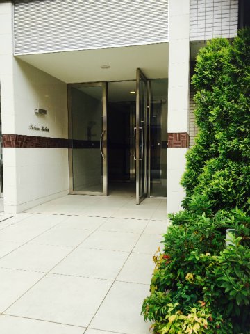 エントランス　建物の内部です