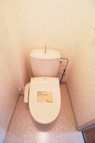 洗面設備　独立洗面台、朝の身支度には欠かせません