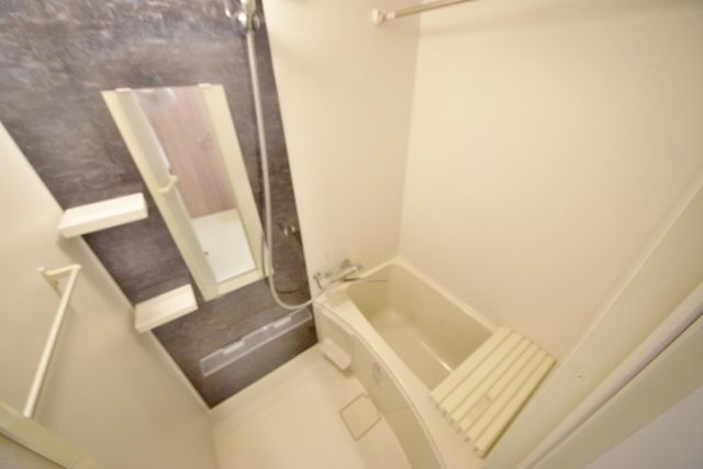 バス・シャワールーム　★浴室乾燥つきのゆったりバスルーム★