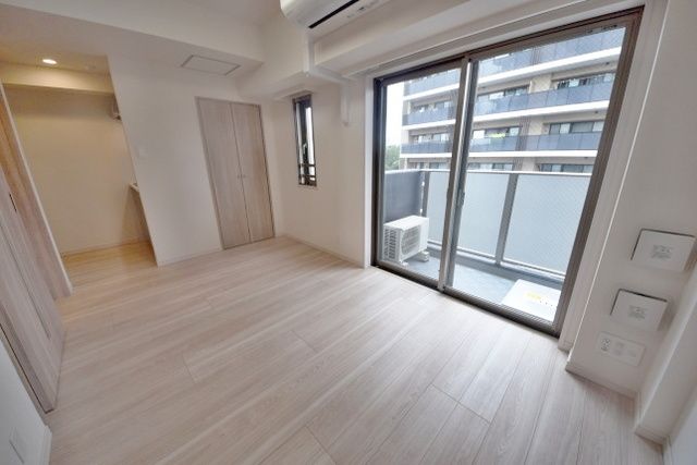 居室・リビング　★ホワイト調の明るい室内★